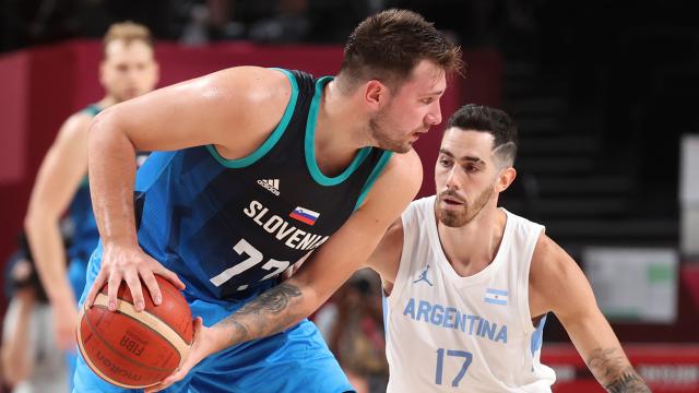 开云下载-奥运首秀东契奇再现神奇，他让美国众星相形见绌